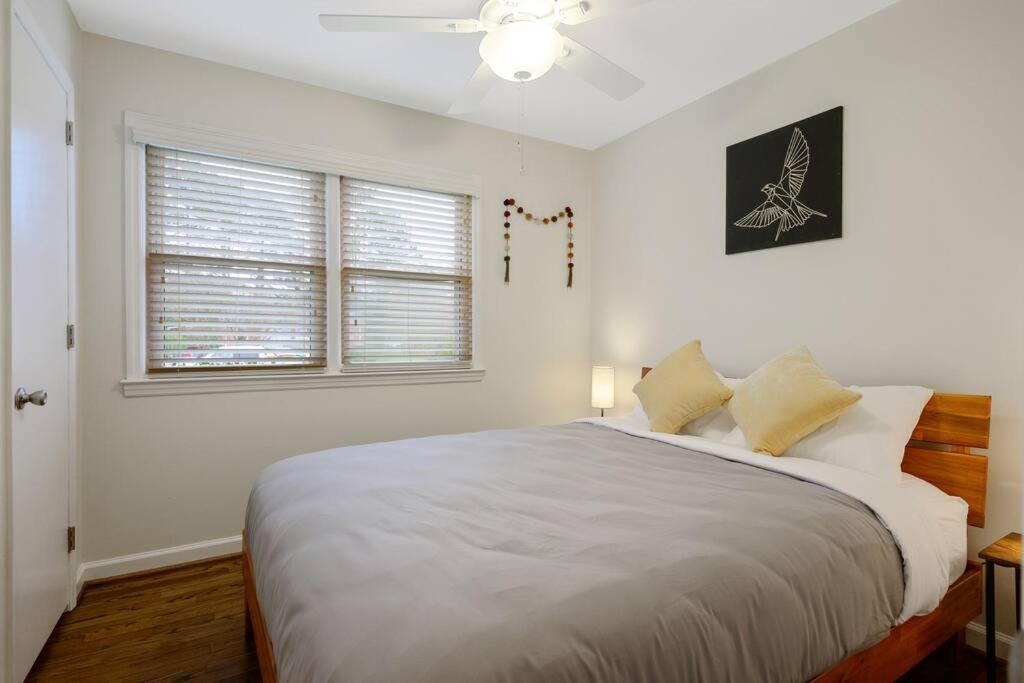 Cozy 3 Bedroom Cottage With Huge Fenced-In Yard Raleigh Exterior photo